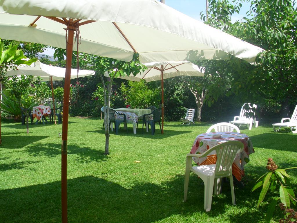 Villa Delle Vacanze Fiumefreddo di Sicilia Exterior foto
