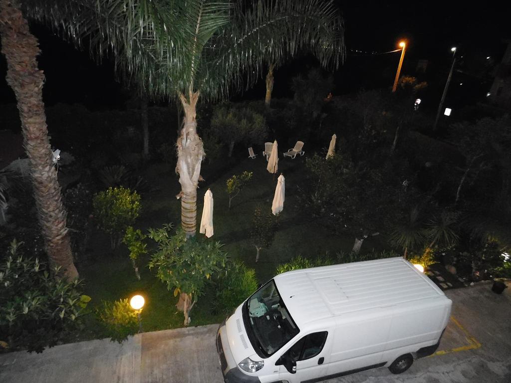 Villa Delle Vacanze Fiumefreddo di Sicilia Exterior foto