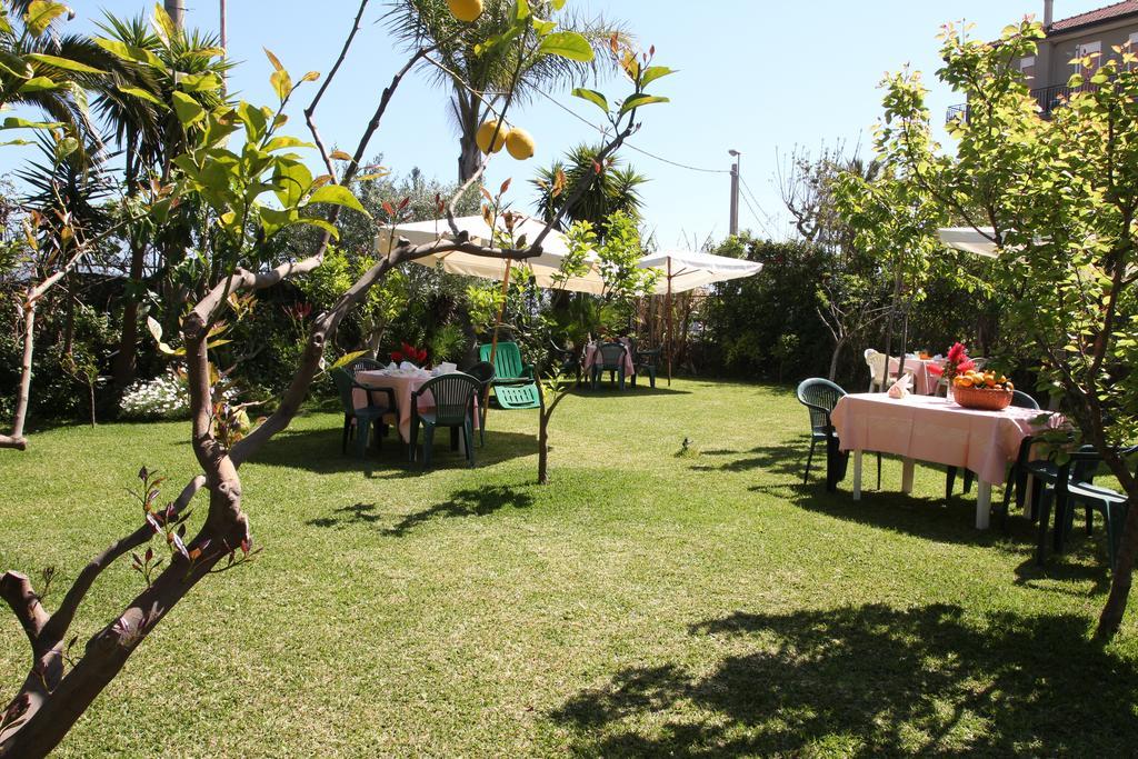 Villa Delle Vacanze Fiumefreddo di Sicilia Exterior foto