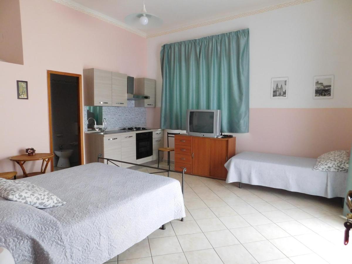 Villa Delle Vacanze Fiumefreddo di Sicilia Exterior foto